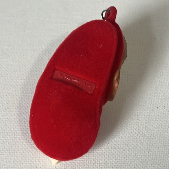 Vintage Sleeping Slipper Spaniel Hallmark Christmas Ornament 1998 - Picture 4 of 9